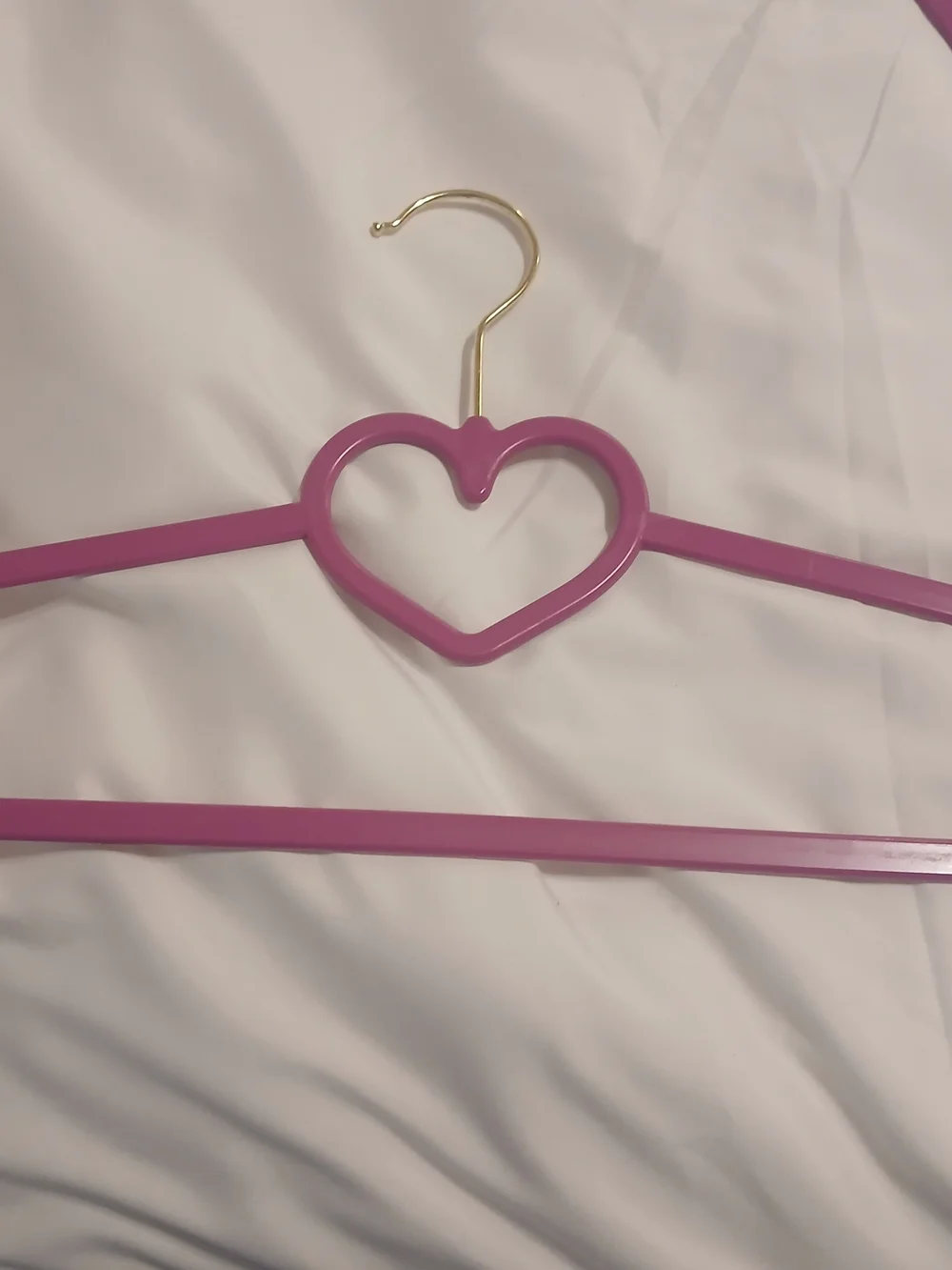 Dark Pink Heart-Shaped Plastic Hangers - Set of 20